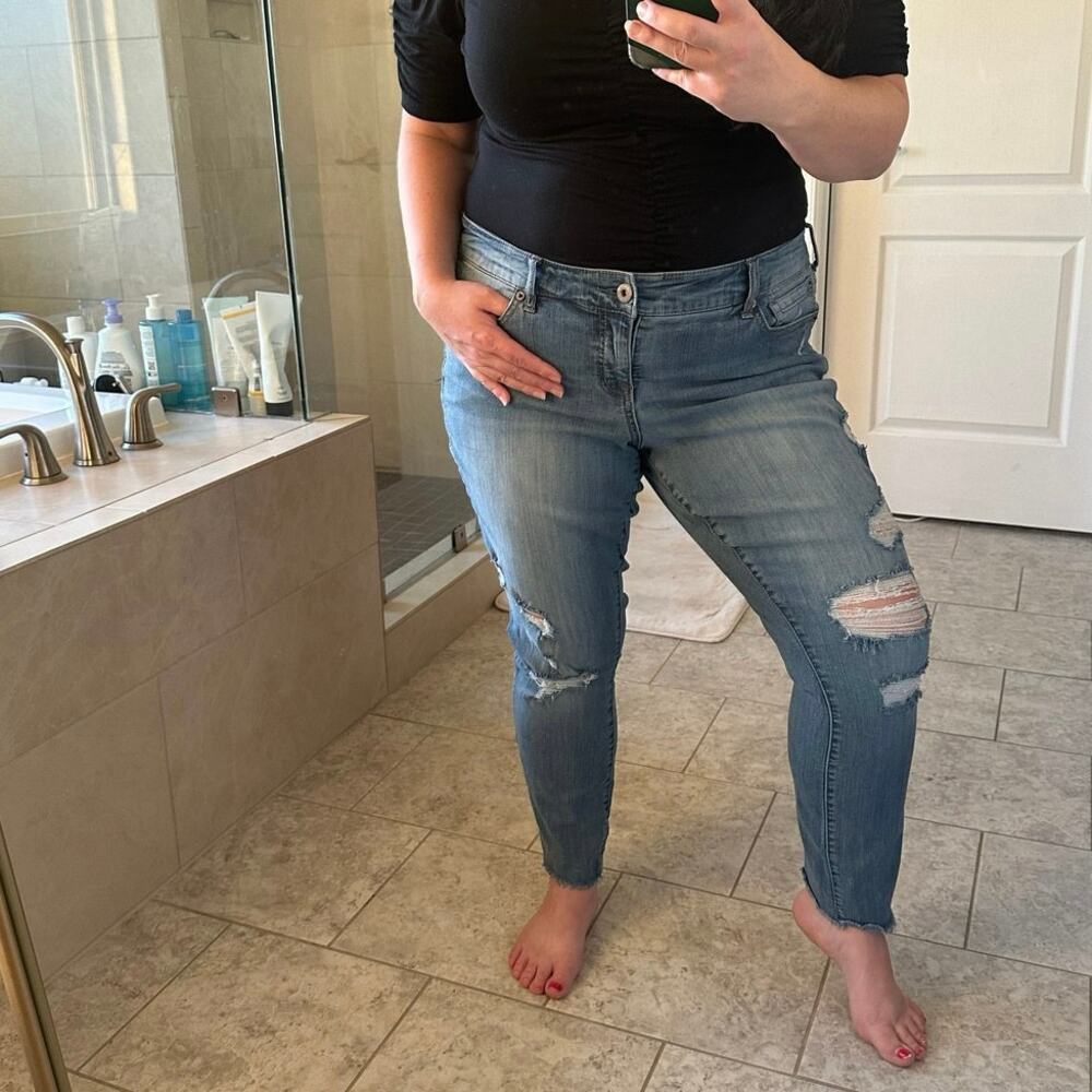 Torrid Cropped Raw Hem Distressed Jeans 16 - Picture 16 of 16